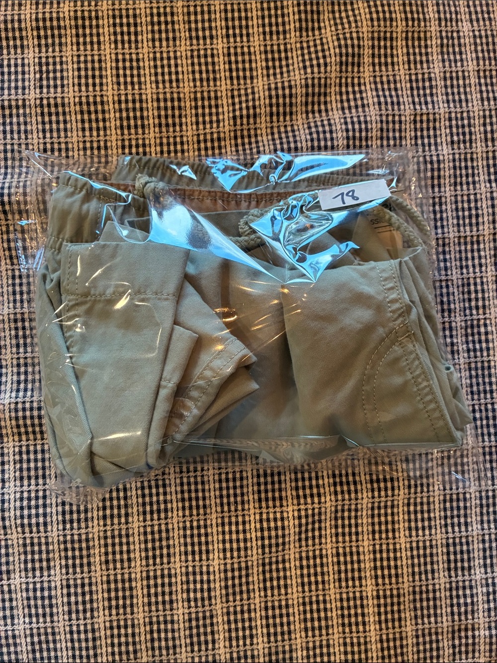 L.L. Bean Men's Sage Green Elastic Waist Hybrid Shorts - Picture 7 of 7